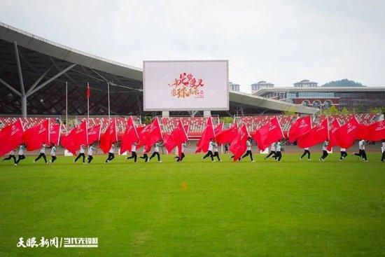 此外，王维华亦为影片《阿拉姜色》（松太加导演）、《路过未来》（李睿珺导演）及《马赛克少女》（翟义祥导演）担任摄影指导